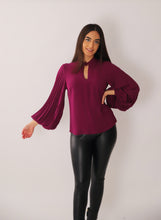 Load image into Gallery viewer, 24220 pleated sleeves top